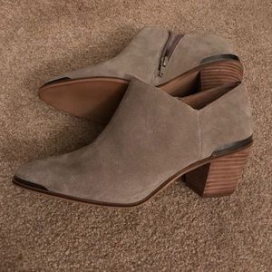 Brand new. Never worn. Lucky brand size 8.5